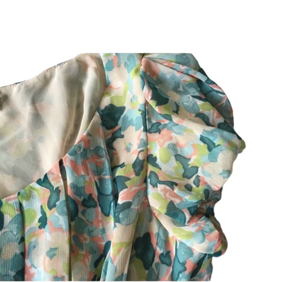 Studio M Short Puff Sleeve Floral Peplum Top Size Medium - Picture 5 of 9